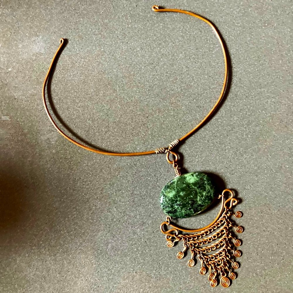 Fabulous bib necklace is copper wire with polished green stone centre